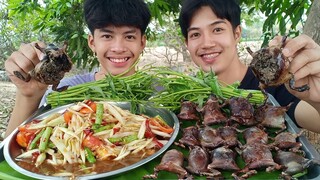 อึ่งย่างแม่ไข่ตัวใหญ่ๆ ไข่ล้นๆกินกับส้มตำรสแซ่บ ที่สุดของที่สุดจริงๆ.