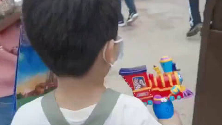 Cả đời này chắc chẳng còn hy vọng gì mà có được cảm giác thành tựu khi làm mẹ từ con trai mình nữa…