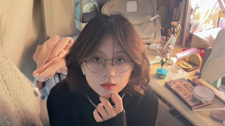 Recreating a classic video^-^ Another weekend in the dorm. P.S. I’ve gained weight and don’t look go