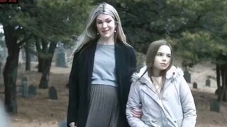 الأم كانت فقط تمر مع ابنتها بالقرب من المقبرة، ولم تتوقع أبدًا أن تلتصق بها أشياء غريبة منذ ذلك الحي