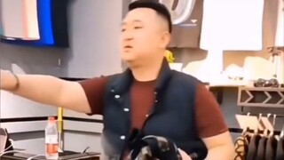 "هل هذا الفستان غالي الثمن؟"