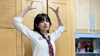 这下能看出来我头发长长了好多吧
