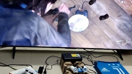 美国末日2  顽皮狗索尼自家的ps3，用枪不能打，其他都可以开枪