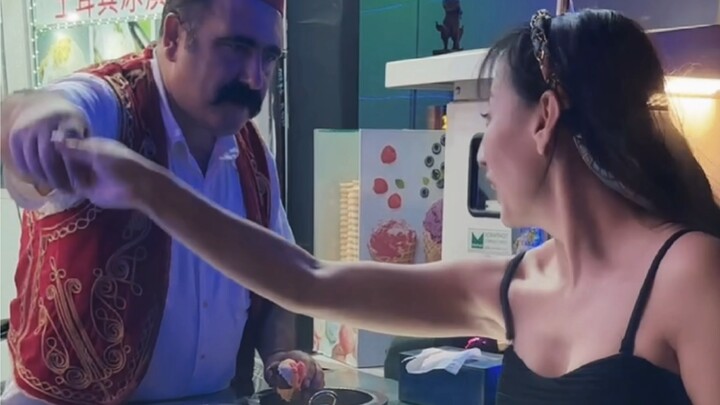 ليش ما أقدر أحصل عليه؟ مين يساعدني وأخطفه بسرعة!