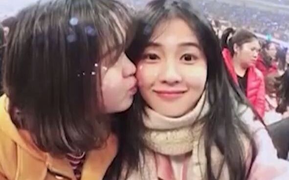 Bai Lu’s bestie boldly declares her love!! I’m all about this sweet girl-to-girl friendship!!