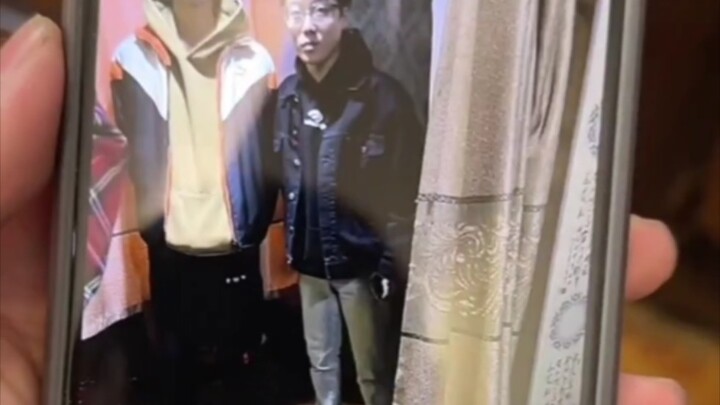 Chen Ze kewalahan, diabadikan oleh orang awam jadi hanya setinggi 1,5 meter, mirip wortel
