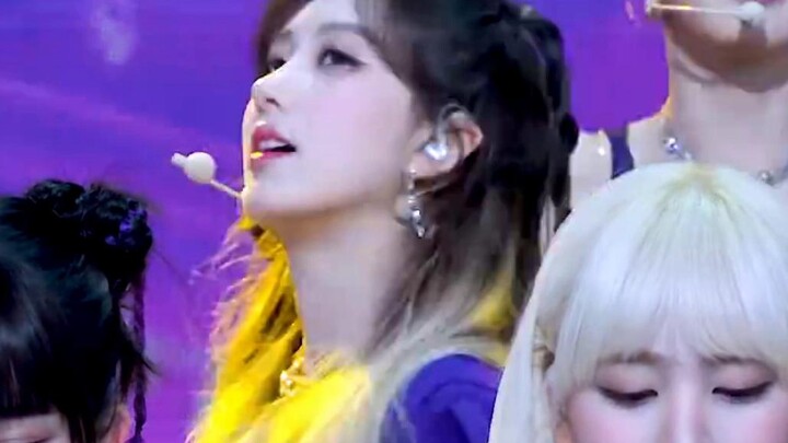 สตาร์ชิปชอบใส่กำไลให้ฤดูใบไม้ร่วงขนาดไหนกันนะ?! คุณสังเกตไหม? ความงามของพี่ชิวชิวทำให้เครื่องประดับท