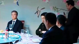 Gao Qiqiang pours wine for his leaders, a technology more powerful than a photolithography machine