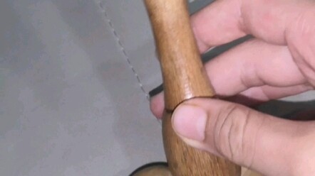 Máy massage có hình dáng kỳ lạ phát hiện ở nhà bạn bè (khó nhìn)