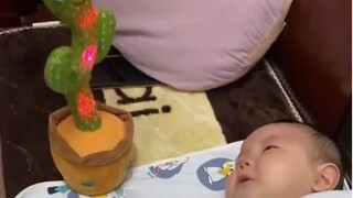 Anak: Apakah kamu sendiri tidak menangis?