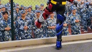 Sengitnya, Kamen Rider muncul di pelatihan militer universitas