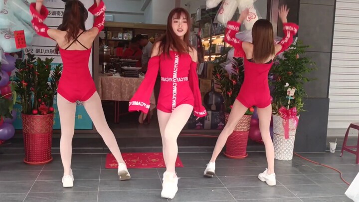 Street Dance Performance by Amateurs