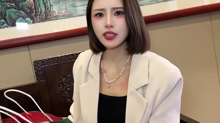 So it’s actually the same style as Wang Xinling’s…