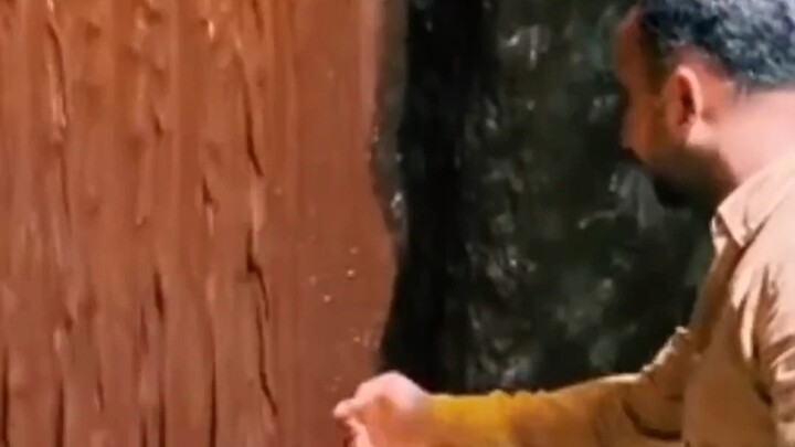 Thác sô-cô-la độc đáo nhất thế giới trên sân khấu tạm bợ