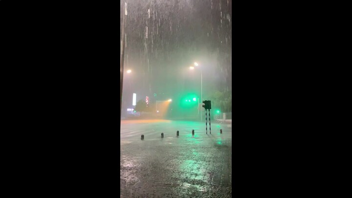 Tips: Streetlights and the BGM—there *have* to be sisters who get me!