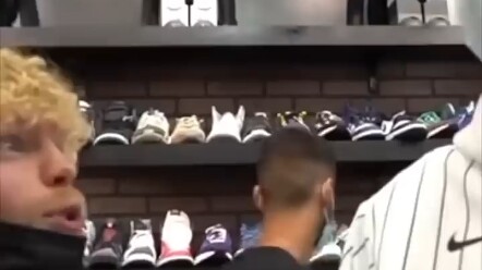 ارمِ الكرة من فوق الرأس بنجاح واحصل على الحذاء مجانًا!