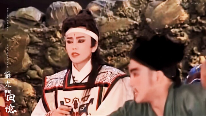 她就是五官乱飞表情夸张 我也觉得好帅好俊 像真人布袋戏偶一样的姐姐