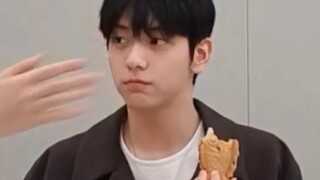【Choi Soo-bin】Vụ tấn công bánh cá chép