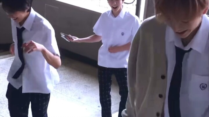 【riku yushi】Kakak, kalian hebat dalam menari hantu