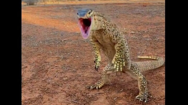 Godzilla (bentuk asli sebelum meminum air limbah nuklir)