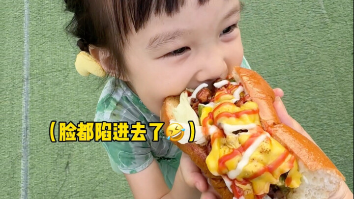 Food only makes me speed up my kid-walking routine! (Night Market Edition)