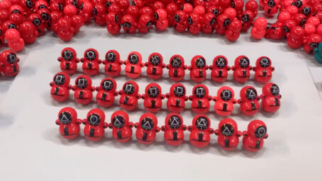 Drink less spicy snacks, and you can finally treat your girlfriend to this hilarious, wobbly roly-po