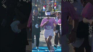 Detik-detik Fuji Ditarik Emak-emak saat Sampai di Garis Finish Sultra Fun Run 2024
