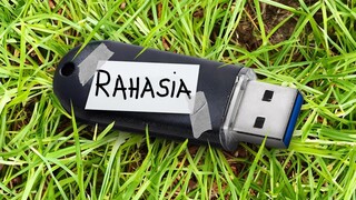 MOMON menemukan FLASH DISK RAHASIA ATUN yang MENGERIKAN @BANGJBLOX