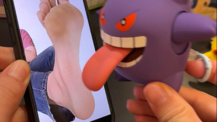 Cũng mua được một con figure biết cử động luôn rồi～