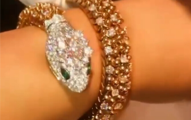 Rắn Bulgari, đồng hồ trang sức! Ngay khoảnh khắc miệng nó mở ra là đã bị chinh phục rồi!
