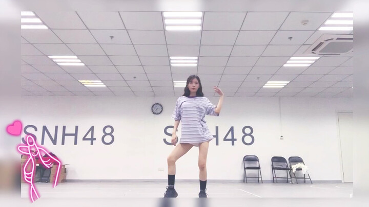 A rather casual cover dance—hope there'll be a full version someday!