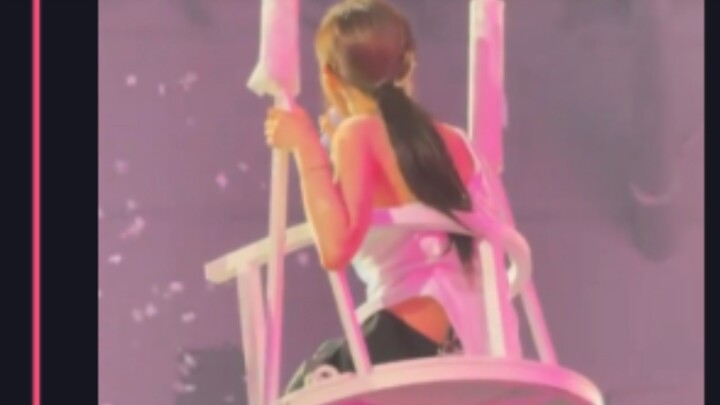 SM không có tâm! Giselle trên sân khấu còn run bần bật! Cứ cố tình sắp xếp tiết mục này, chẳng lẽ kh