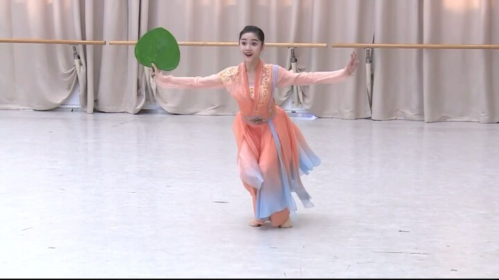 China Oriental Performing Arts Group presents the super cute "Song of Yue Girl"!