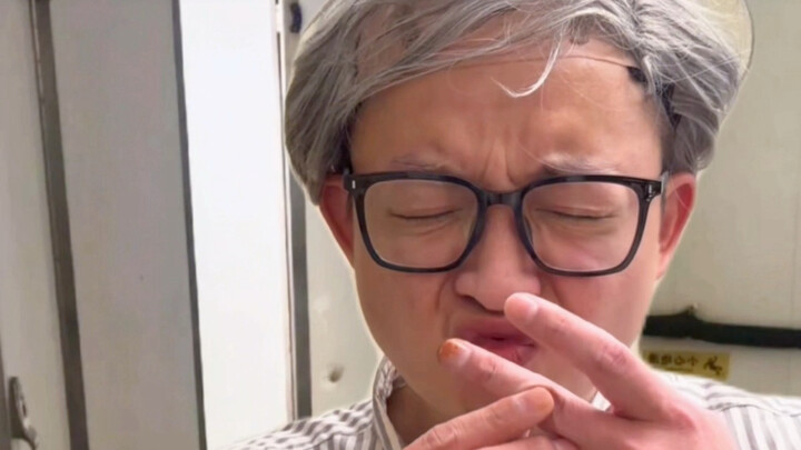 Ketika guru pergi ke toilet untuk menangkap siswa nakal