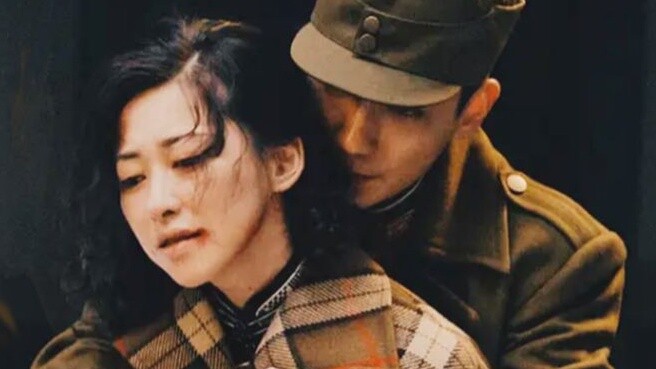 "Cô ấy đã giúp anh ấy một lần, và anh ấy đã bảo vệ cô ấy mãi mãi"