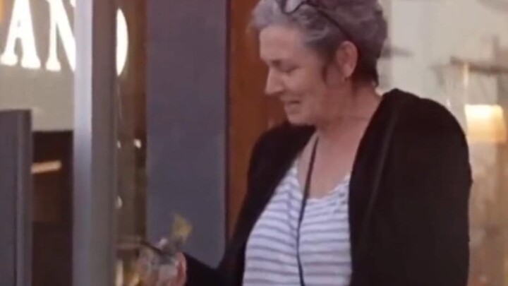 Mẹ sẽ không bao giờ để con đói đâu