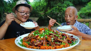 Membuat "sayap ayam pedas" yang pedas dan menggugah selera