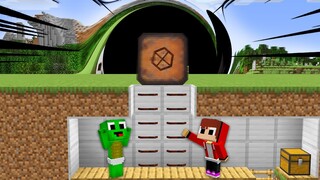 HOW JJ & MIKEY SURVIVE IN BLACK HOLE in Minecraft (Maizen Mazien Mizen) BABY JJ BABY MIKEY