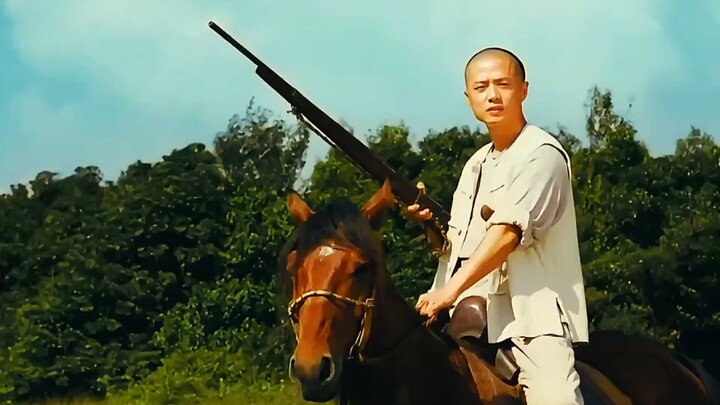 Under the ginkgo tree, he waited for her for fifty years—but when they finally met again, she missed