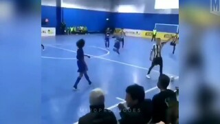 Những đôi chân huyền ảo #1