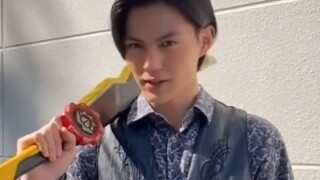 เด็กซนทำปืนบลาสเตอร์ของฉันพัง และพ่อของเขาจ่ายเงินให้ฉัน...