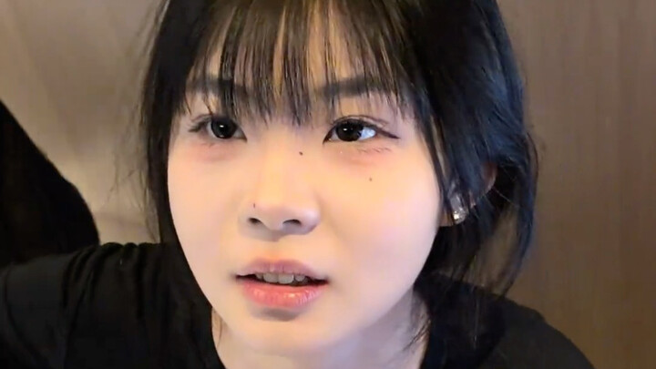 After being away on a business trip for over a month, sis, you’d better surprise me! #Siblings #Sibl