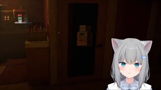 Gancheng Cat accidentally entered the men's toilet and thought this toilet looked so strange.