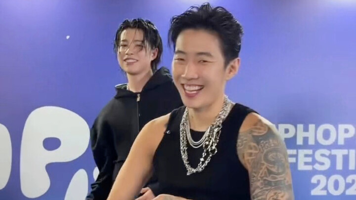 ประธานบริษัทกับเด็กๆ เต้นเพลง MOMMAE ลูอี้ก็ตกหลุมรักอีกแล้ว