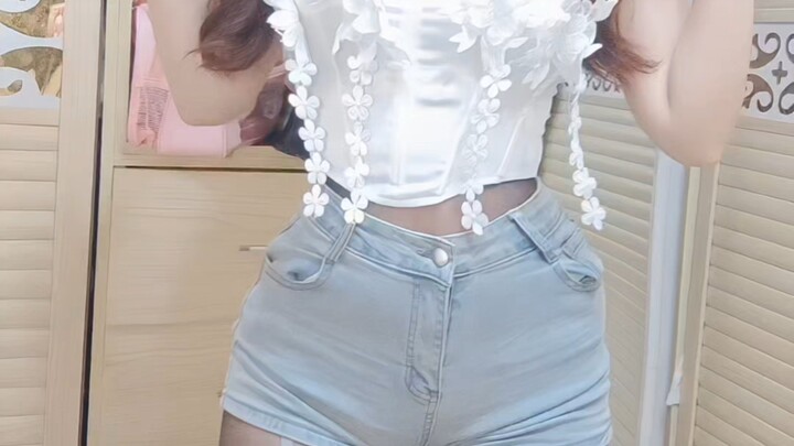 Quý ông này, mời cùng tôi tập thể dục nhé!