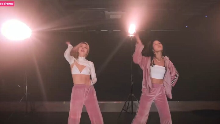 Luyện tập vũ đạo bài "yummy" của Songyu