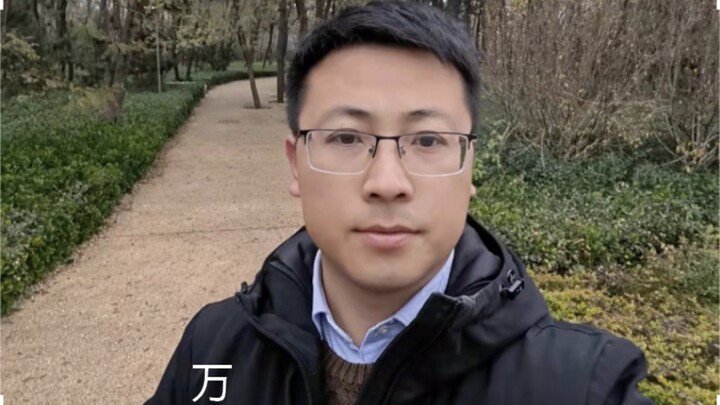 Never invite both Xiaomi 12 and iPhone 13 users to dinner at the same time—just in case the atmosphe