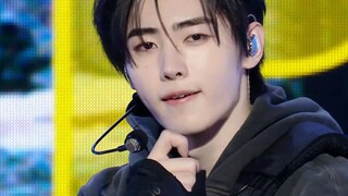 مسرح أداء أغنية Daydream الجديدة لفرقة ENHYPEN