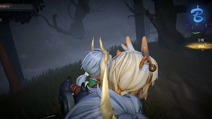 A spray bag priced at 80,000—one snap of the fingers and four people say "boom!"