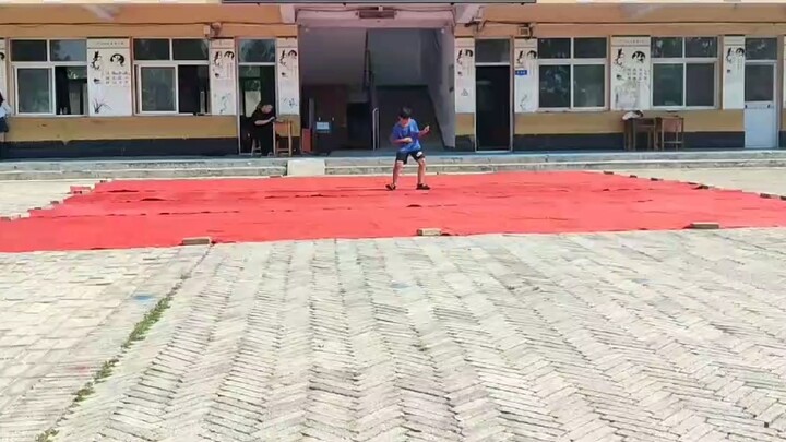 Điệu nhảy Gangster vào ngày 1 tháng 6